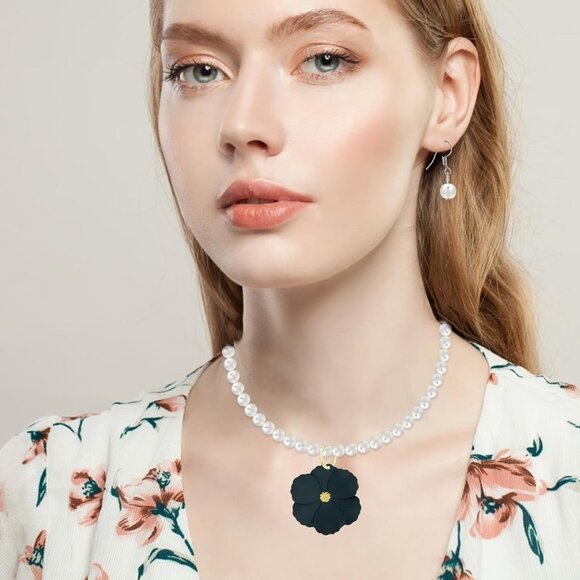Adjustable Pearl Flower Necklace & Chic Floral Studs - Perfect for Any Occasion - Picture 4 of 7